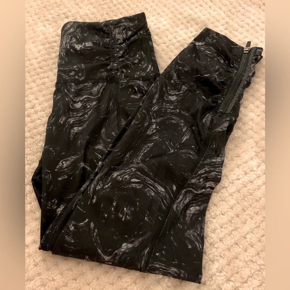 Lululemon Speed Tight II Full Luxtreme Pockets Ruched Leggings Black Swirl.